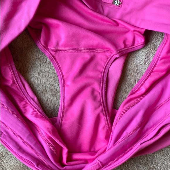 Lululemon Athletica Pink Athletic Shorts Vibrant Design - Picture 4 of 5